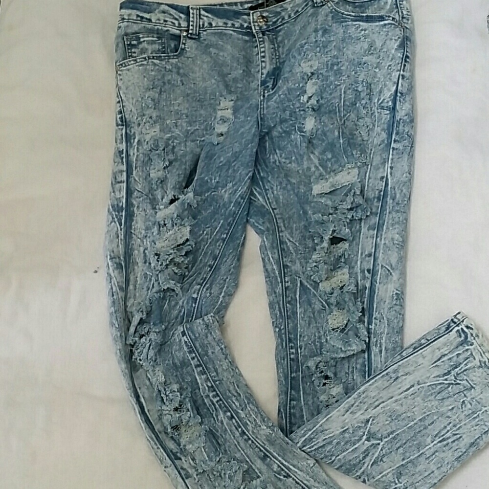 Destructive Jeans
